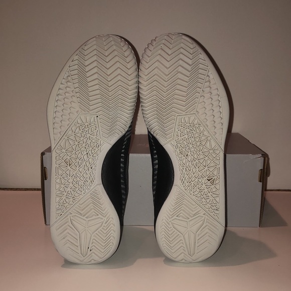 (SOLD) Nike Kobe Mentality 2 Wolf Grey - Picture 3 of 5